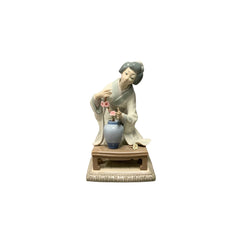 Japanese Girl Lladro Japanese Girl Lladro