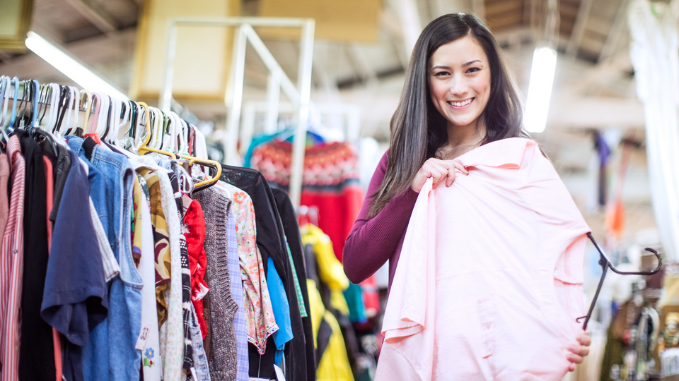 5 Ways Thrift Shopping Helps the Environment