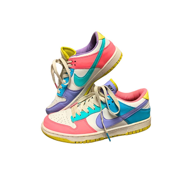 Nike Easter Sneakers(8)